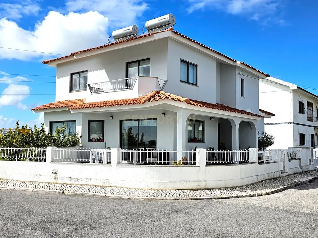 Oportunidade Única! Moradia com Afetação a Serviços, a Funcionar como Lar de Idosos Licenciado em Porto Salvo, Oeiras - Moradia + Trespasse - Image 2